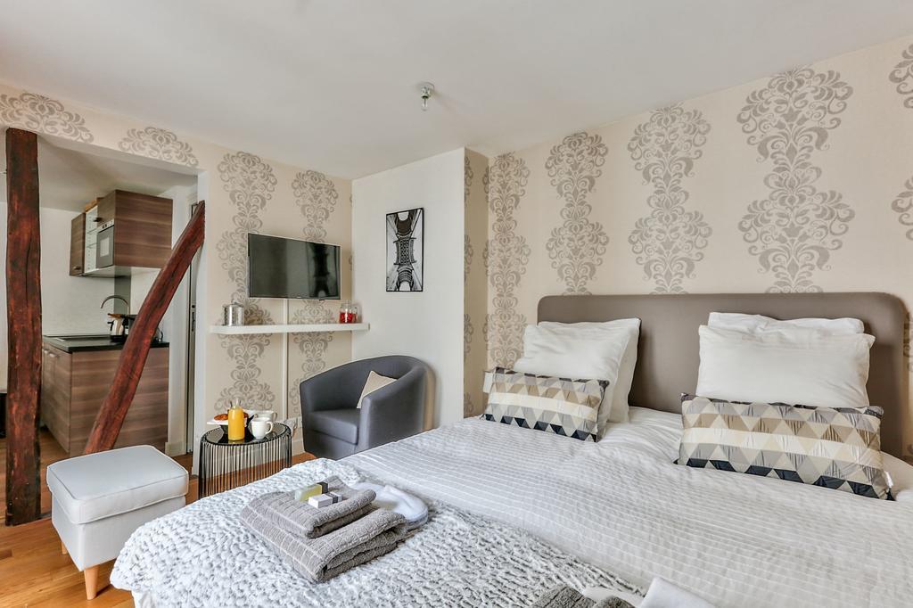 Love Nest In Saint Germain Paris Bagian luar foto