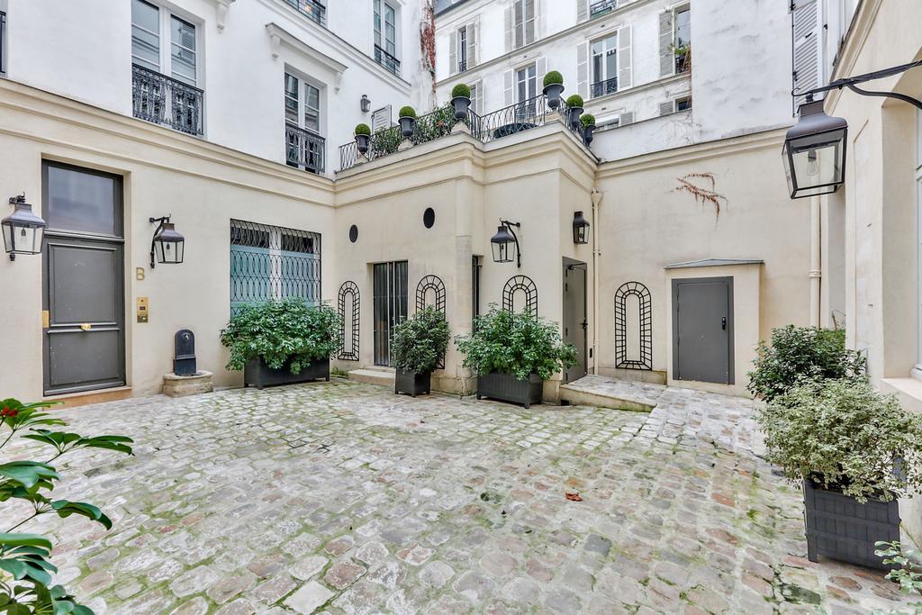 Love Nest In Saint Germain Paris Bagian luar foto